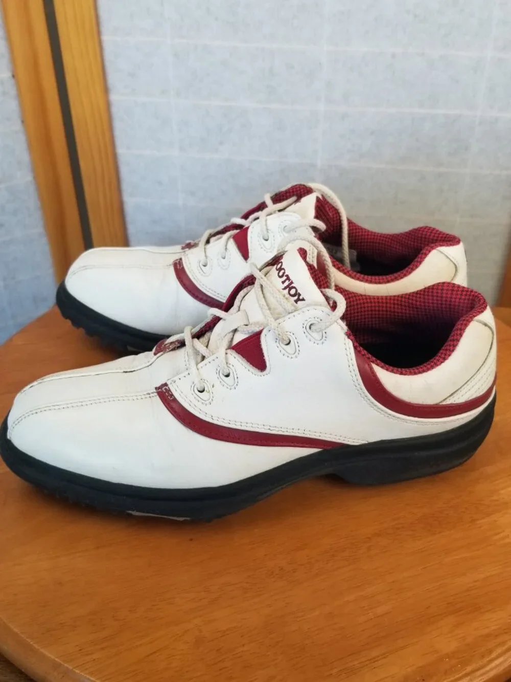 Women's Footjoy Golf Shoes White Red Check Size 7.5 E-Comfort Soft Cleats 98322